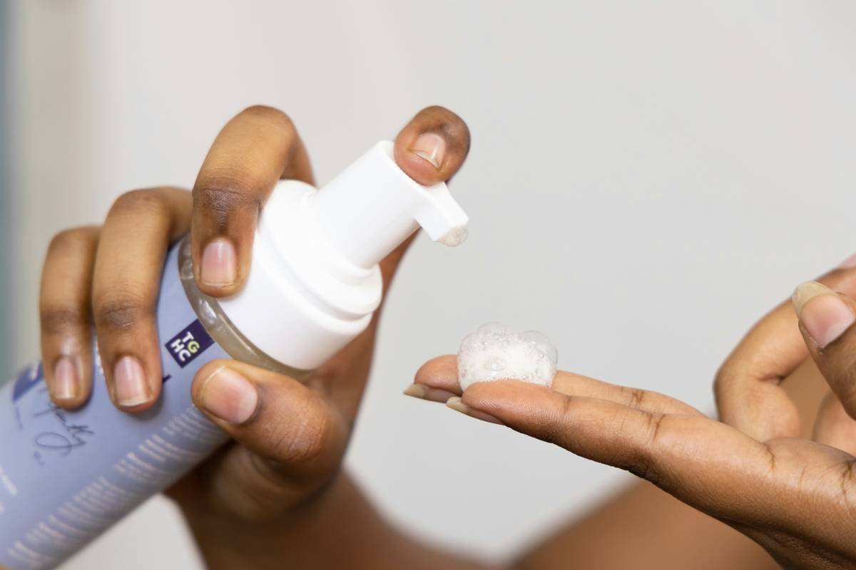 Comparison showing hydrated nails after using nail grooming cream versus dry, brittle nails without